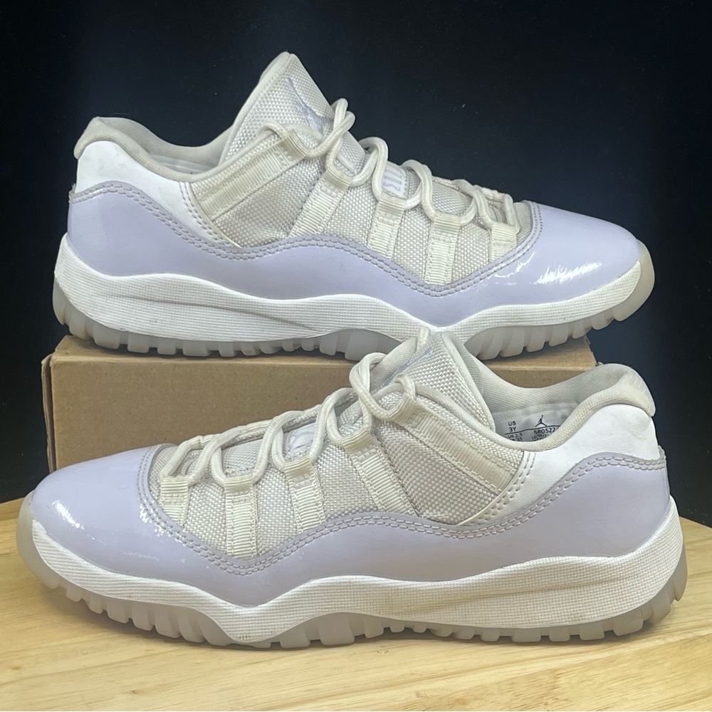 Air Jordan 11 Retro Low Ps Pure Violet Sneakers Size 3Y 580522-101